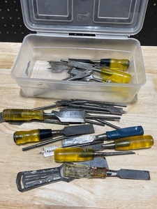 lot 117 image: Wood Chisels and Drill Bits