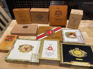lot 129 image: Cigar Boxes