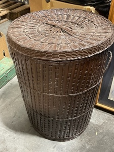 lot 89 image: Clothes Hamper