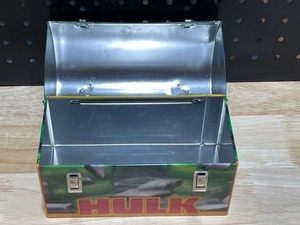 lot 93 image: The Hulk Lunchbox