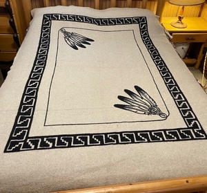lot 16 image: Navajo Textiles Mill Mesa AZ Wool Blanket Reversible Black and White