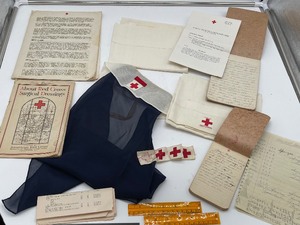 lot 15 image: LOT Vintage Red CrossNurses Headdress Graduate Surgical Dressing Albert Lea MN Chapter