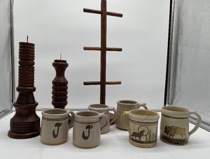 lot 17 image: Dakota Pottery Mugs Wood Mug Rack Wood Spool Candle holders