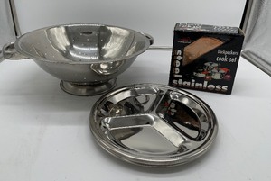 lot 19 image: Stainless Steel Backpackers Cook Set Divided Plates and Strainer