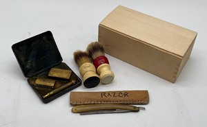 lot 28 image: Gillette USA Brass 3 pc Razor Set with box Henry Martin Straight Razor