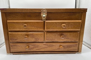 lot 32 image: Wooden Toolbox Crafters Type BoxJewelers Box