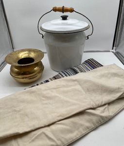 lot 33 image: Chamber Pot and Spittoon, Rag Rug and Canvas Bag