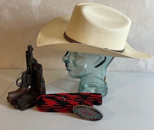 lot 101 image: Gregory Cowboy Hat Size 7 38, Belt and Buckle