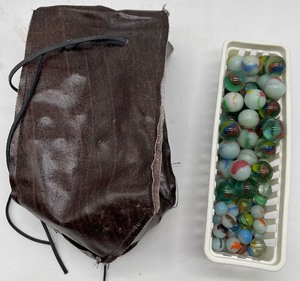 lot 141 image: Vintage lot of 40 Shooter Marbles and 40 marbles with Leather Bag