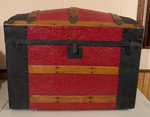 lot 118 image: Antique Camelback Humpback Chest Trunk Vintage Red Trunk