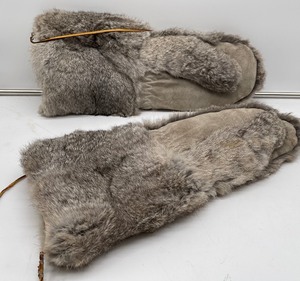 lot 143 image: Fur Gauntlet Style Mittens