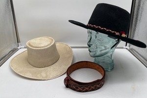 lot 156 image: Silver Spur 100% Felted Wool Cowboy Hat with Corded Band, hat and belt
