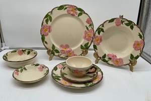 lot 158 image: Franciscan Desert Rose Dinnerware Lot of 59 pieces