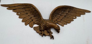 lot 162 image: Vintage Metal Eagle Wall Hanging