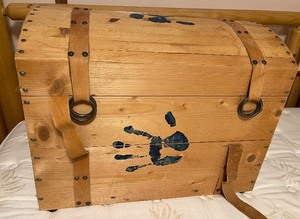 lot 165 image: Handmade Wood Trunk Light Pine Handprints