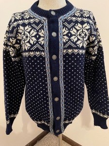 lot 179 image: LOT of two Vintage Wool Sweaters Dale of Norway Sweater, Amana