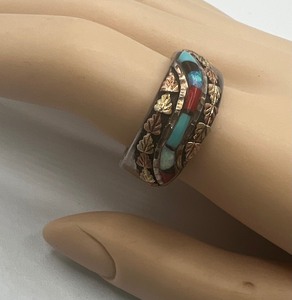 lot 306 image: Sterling Silver and Black Hills Gold Ring