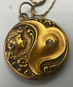 lot 312 image: Art Nouveau Gold Locket