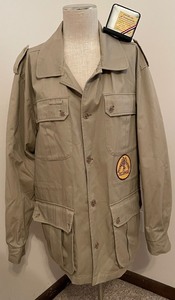 lot 297 image: Minnesota Weapons Collector Hunting Jacket with Medallion and Patch Jacket size XXL