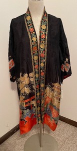 lot 295 image: Vintage Kimono well made