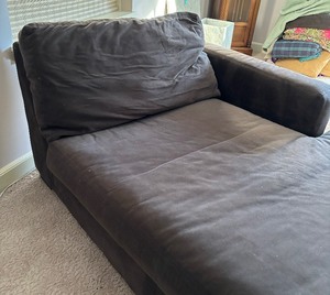 lot 101 image: Comfortable Lounger Chair by McCreary Modern