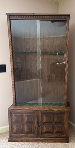 lot 109 image: Vintage Gun Display Cabinet