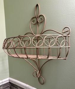 lot 111 image: Beautiful Ornate Metal Vintage Shelf