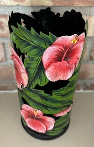 lot 112 image: Decorative Bright Floral Metal Candle Holder