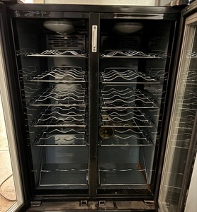 lot 121 image: Everstar Wine Refrigerator