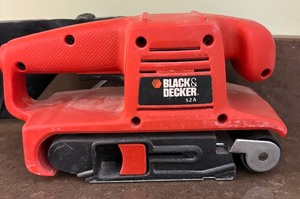 lot 124 image: Black & Decker Sander