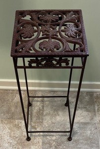 lot 142 image: Pretty Patina Metal Accent Table