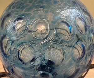 lot 154 image: Gorgeous Gazing Ball with Stand