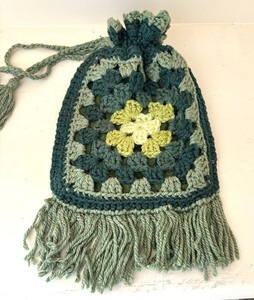 lot 168 image: Fun Vintage Knit Satchel  Purse