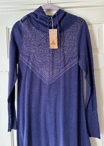 lot 171 image: New Pretty Purple Hooded Dress by Prana