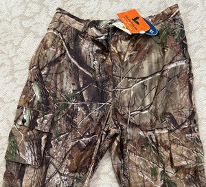 lot 180 image: New Field & Stream No Scent Hydro Proof Ultra Pants