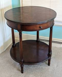lot 18 image: Round Wood Accent Table