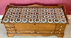 lot 252 image: Gorgeous Lane Vintage Cedar Chest with Needlepoint Padded Seat