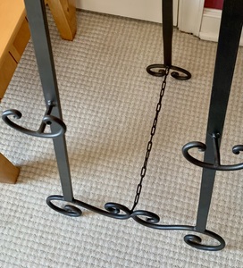lot 255 image: Pretty Metal Display Easel For Art, Mirror or Other Items