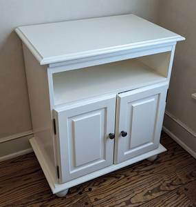 lot 35 image: Small White Wood Cabinet Stand