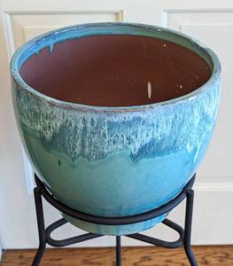 lot 36 image: Teal Blue Ceramic Planter and Stand