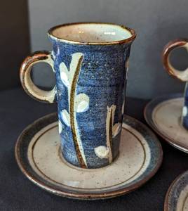 lot 43 image: Beautiful Blue Stoneware Tall Mug Set