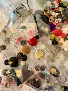 lot 89 image: Lot of Buttons, Needles, Thread and More