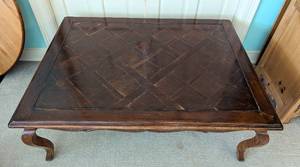 lot 203 image: Large Wood Coffee Table