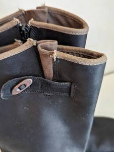 lot 207 image: Merrell Womens Black Leather Boots