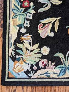 lot 217 image: Floral Hooked Accent Rug