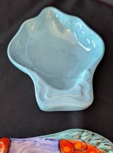 lot 243 image: Decorative Fish and Shell Servingware