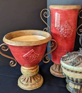 lot 244 image: Elegant Home Decor
