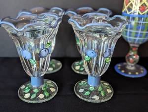lot 259 image: Pretty Painted Glassware