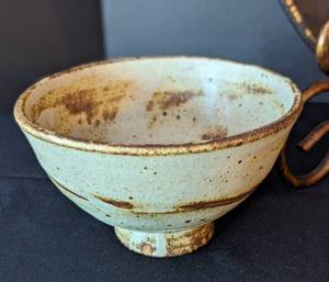 lot 260 image: Decorative Pottery