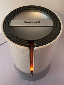 lot 88 image: Honeywell Humidifier